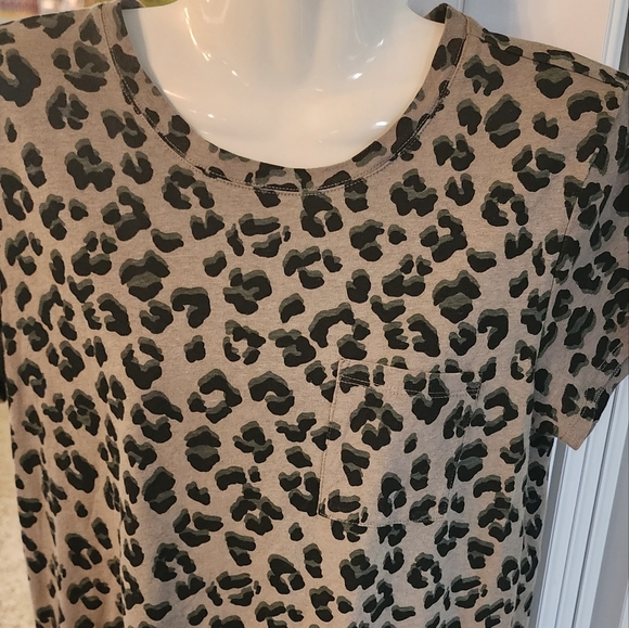 New Lucky Brand Tshirt - Picture 1 of 7